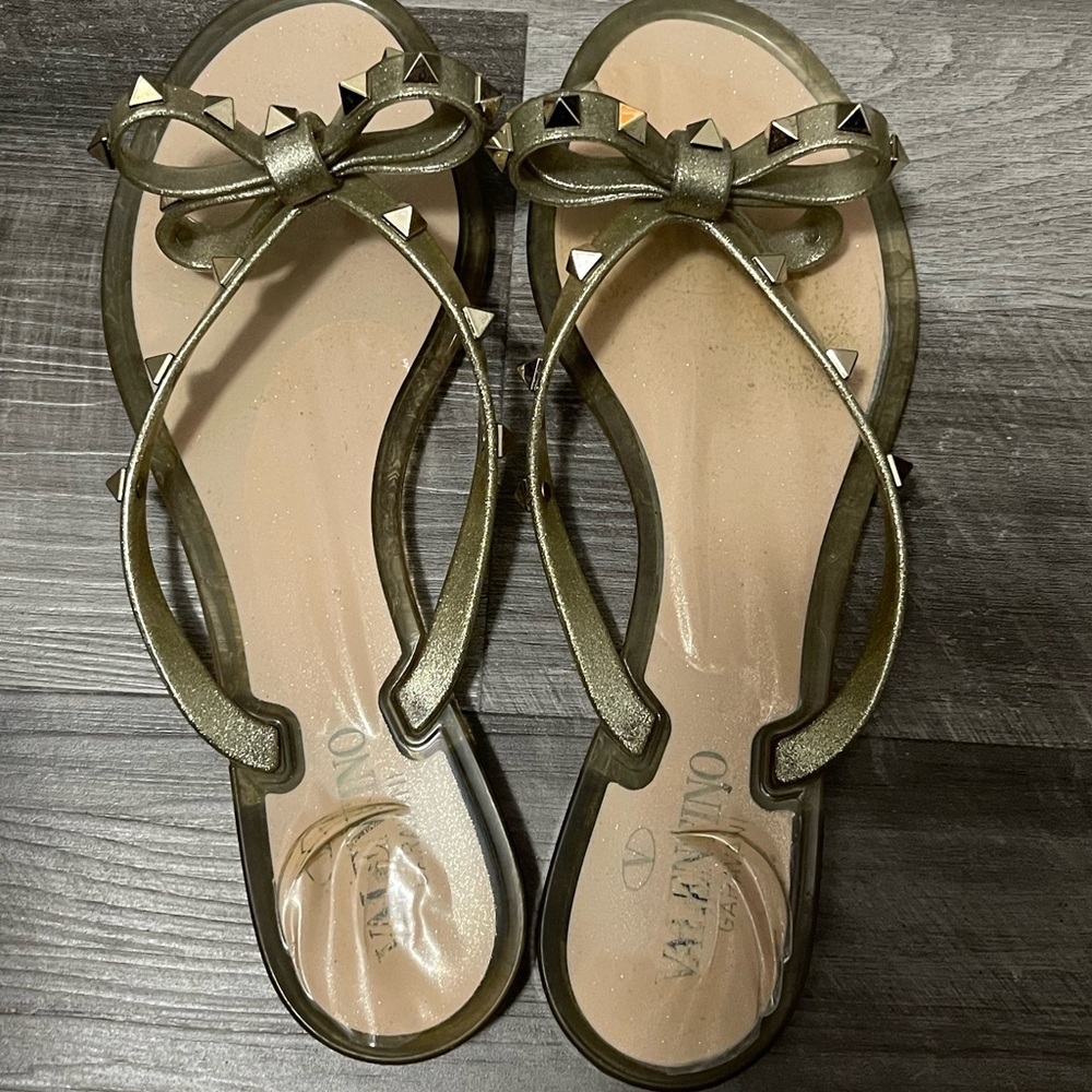Valentino Garavani slides size 9.
